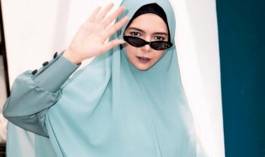 Desainer Hijab Vivi Zubedi Berbagi Tips Bangun Bisnis Selama Pandemi