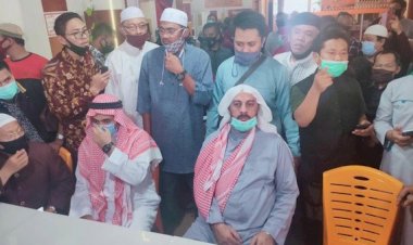 Syekh Ali Jaber Tak Terima Bila Penusuk Dirinya Dianggap Gila