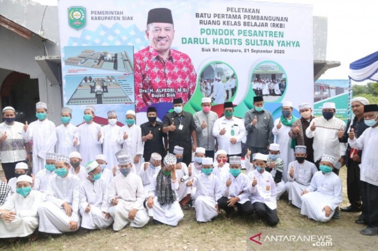 Diinisiasi Alfedri, Ponpes Hadist Pertama Riau Lahir di Siak