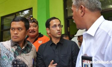 Siswa Ngeluh Banyak PR saat PJJ, Ini Respons Nadiem