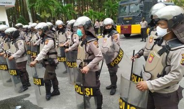 Sikap Represif Aparat Kawal Pendemo di Riau Tuai Kritikan