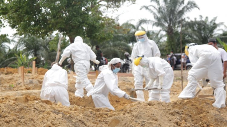 Kisah Penggali Kubur Pasien Covid-19 di Pekanbaru: Ini Ladang Amal Akhirat Kami