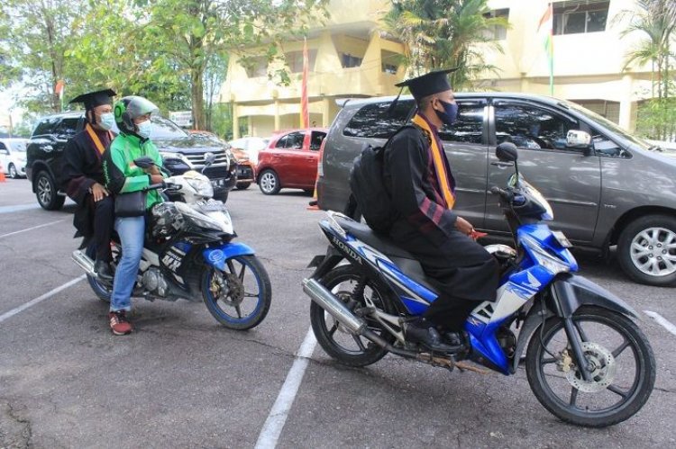Perdana di Riau, Unilak Pelopori Wisuda Drive Thru