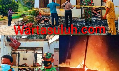 Kantor Desa Sungai Salak Terbakar, Damkar Dibantu TNI Polri Padamkan Api