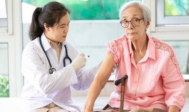 Lansia Divaksin Covid-19 Mulai Hari Ini