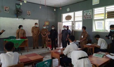 Walikota Pekanbaru Tinjau Hari Pertama Belajar Tatap Muka
