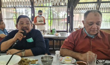 Azmun Jaafar Didaulat Jadi Ketua Umum IKA UII Riau