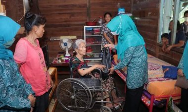 TP PKK Siak Serahkan Sembako untuk Kaum Dhuafa dan Keluarga Pra Sejahtera