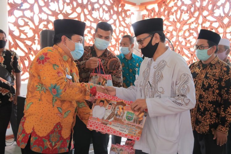 Sambut Ramadan 1442 H, Bupati Rohul Silaturrahmi dengan Mubaligh dan Anak Yatim