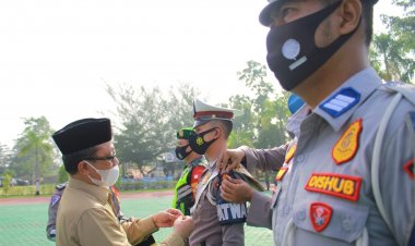 Sekdakab Siak Jadi Irup Apel Gelar Pasukan Operasi Ketupat Lancang Kuning 2021