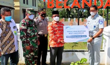 Sekda Kabupaten Siak Hadiri Program Bina Lingkungan