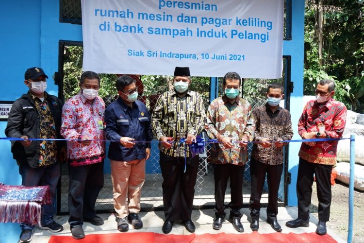 Targetkan Pengurangan Limbah Sampah 30 Persen, Alfedri Resmikan Sarpras Bank Sampah Induk Pelangi