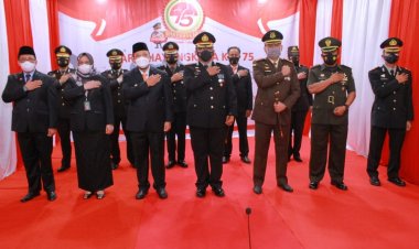 Wabup Siak Husni Merza Ikuti Upacara Hari Bhayangkara ke-75 