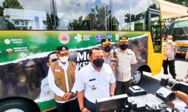 Bupati Kampar Resmi Luncurkan Bus Vaksin Keliling