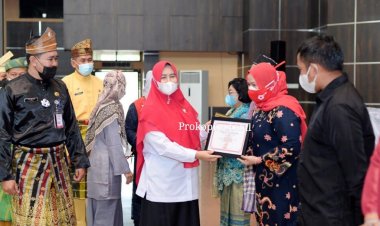 Peringati Milad Inhil ke-56, Ketua PMI Inhil Ajak Warga Mendonorkan Darah