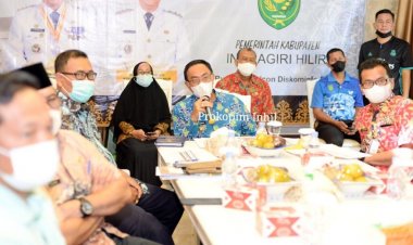 Wardan Pimpin Rapat Evaluasi Progres Pendataan Keluarga