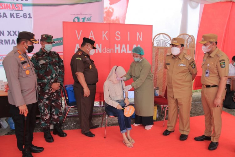 Kejari Rohul Gelar Vaksin Gratis, Donor Darah dan Bagi-Bagi Masker