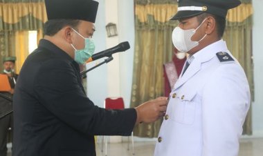 Minta Rangkul Semua Pihak, Wabup Siak Husni Merza Lantik Penghulu Kampung Benteng Hulu
