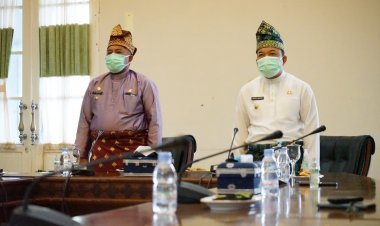 Bupati Siak Alfedri dan Wakil Bupati Siak Husni Merza Ikuti Upacara HUT ke-64 Riau