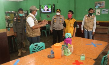 Bupati Siak Sosialisasikan Aturan PPKM Level IV Kepada Pengusaha Warung Makan 