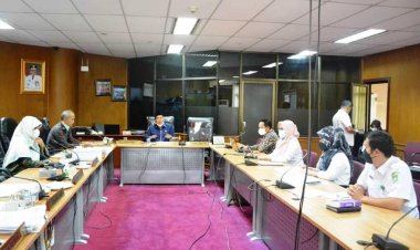 Ketua Pansus Eddy A Mohd Yatim Pimpin Rapat Bahas Kode Etik dan Tata Beracara DPRD Provinsi Riau