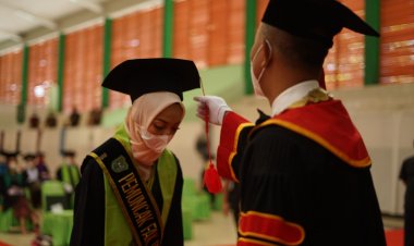 UIR Wisuda Mahasiswa dengan Jumlah Terbanyak, Aurelly Zulkhinantania Raih IPK Tertinggi 3,97