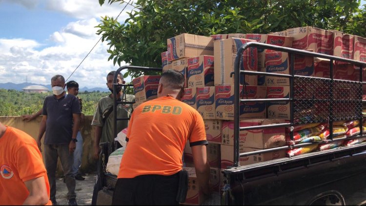 PTPN V Salurkan Bantuan Sembako Korban Banjir Bandang Kampar