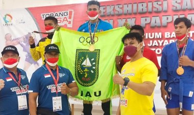 Mahasiswa UIR Bersama Atlet Sambo Persembahkan 4 Emas dan 1 Perak Ekshibisi PON XX 