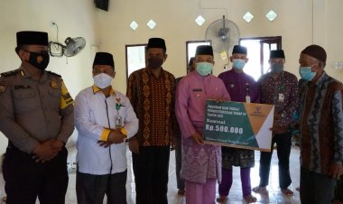 Wabup Siak Serahkan Zakat Konsumtif: Dimana Didapat Disitu Berzakat