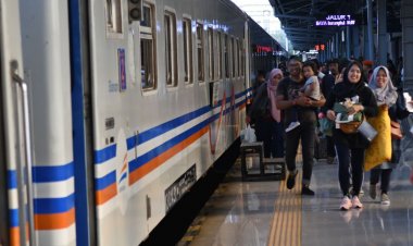 PT KAI Mewajibkan Pencantuman NIK Bagi Penumpang Yang Membeli Tiket Jarak Jauh