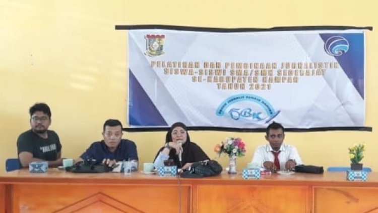 Pelatihan Jurnalistik FJRK, UU Pers dan UU ITE Benteng Bagi Wartawan