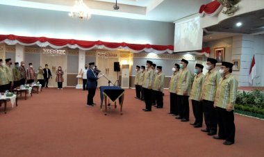 Prof M Nuh Lantik Pengurus Perwakilan Badan Wakaf Indonesia Riau 2021-2024