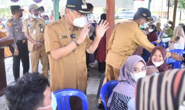 Wabup Inhil Gencarkan Vaksinasi Bagi Masyarakat