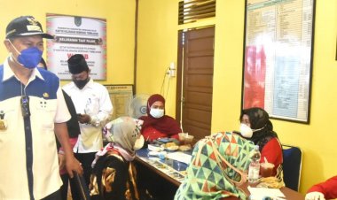 Tinjau Pelaksanaan Vaksinasi 2 Titik, Wabup Syamsuddin Uti Mengharapkan Agar Seluruh Masyarakat Sehat