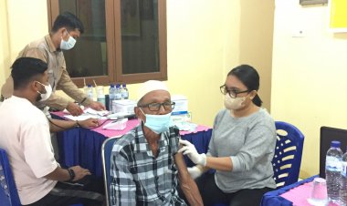 Polsek Tenayan Raya Adakan Vaksinisasi 180 Dosis Berjenis Sinovac.