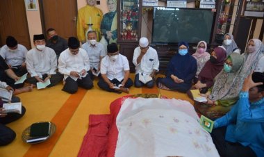 Tokoh Perempuan Riau Hj Roslaini Meninggal Dunia