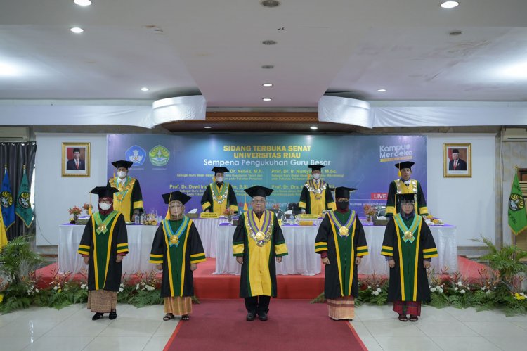 UNRI Kukuhkan Empat Guru Besar, Rektor: Bertanggungjawab Memberikan Pencerahan Kepada Masyarakat
