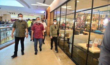Gubernur Riau Pantau Prokes di Pusat Perbelanjaan Jelang Libur Natal