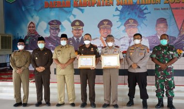 Pemkab Siak Beri Penghargaan Kepada Kejari dan BPN