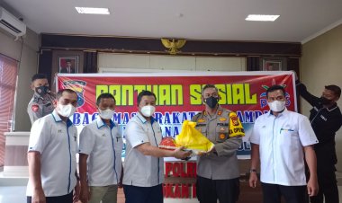 Polres Rohul Bersama PTPN V Salurkan Bantuan Sembako untuk Korban Terdampak Banjir 