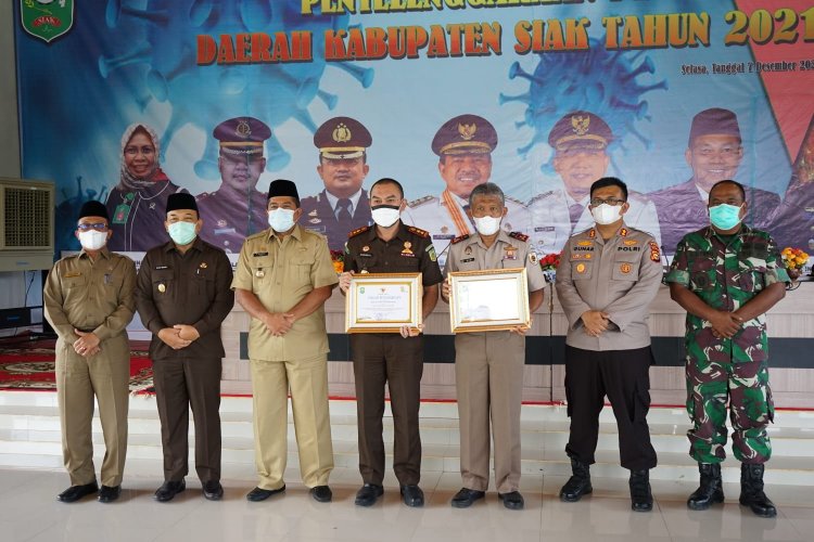 Pemkab Siak Beri Penghargaan Kepada Kejari dan BPN