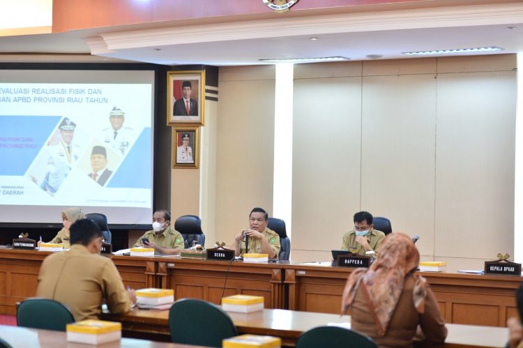 SF Hariyanto Pimpin Rapat Evaluasi Pelaksanaan Kegiatan APBD 2021