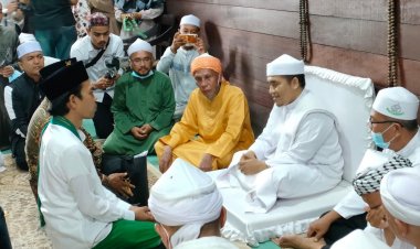 Kunjungan Silaturahmi Ustadz Abdul Somad kepada Tuan Guru Babusalaam