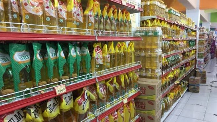 Jokowi Pinta Stabilkan Harga Minyak Goreng