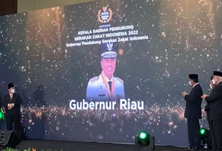 Syamsuar Terima Penghargaan Anugerah Baznas Award 2022