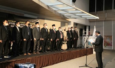 Dilantik Jadi Ketua APTISI Riau, Prof Dr Syafrinaldi Dorong PTS Berjuang Bersama Dirikan LLDIKTI Riaukepri