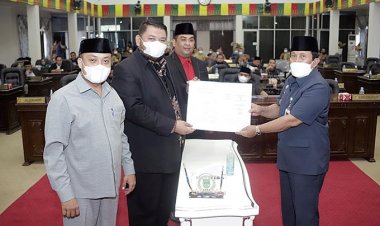 DPRD Rohul Setujui Tiga Ranperda Menjadi Perda