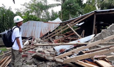 LAZISKU Sumbar Bantu Huntara untuk Penyintas Bencana Pasaman yang Patah Kaki