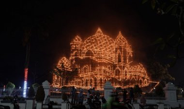 Ribuan Lampu Colok Hiasi Malam 27 Ramadan di Pekanbaru Riau