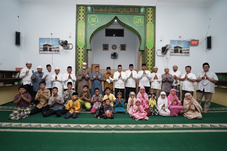 UIR Jadikan Safari Ramadhan Momentum Wujudkan Tanggung Jawab Sosial Pada Masyarakat